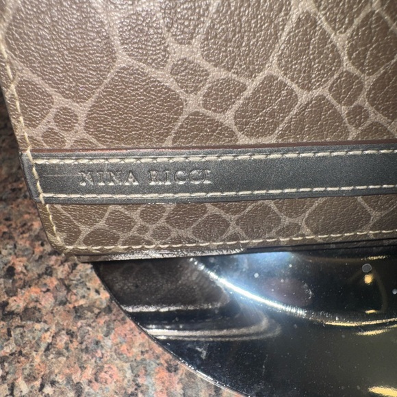 Nina Ricci Textured Brown Accessory - Picture 2 of 5